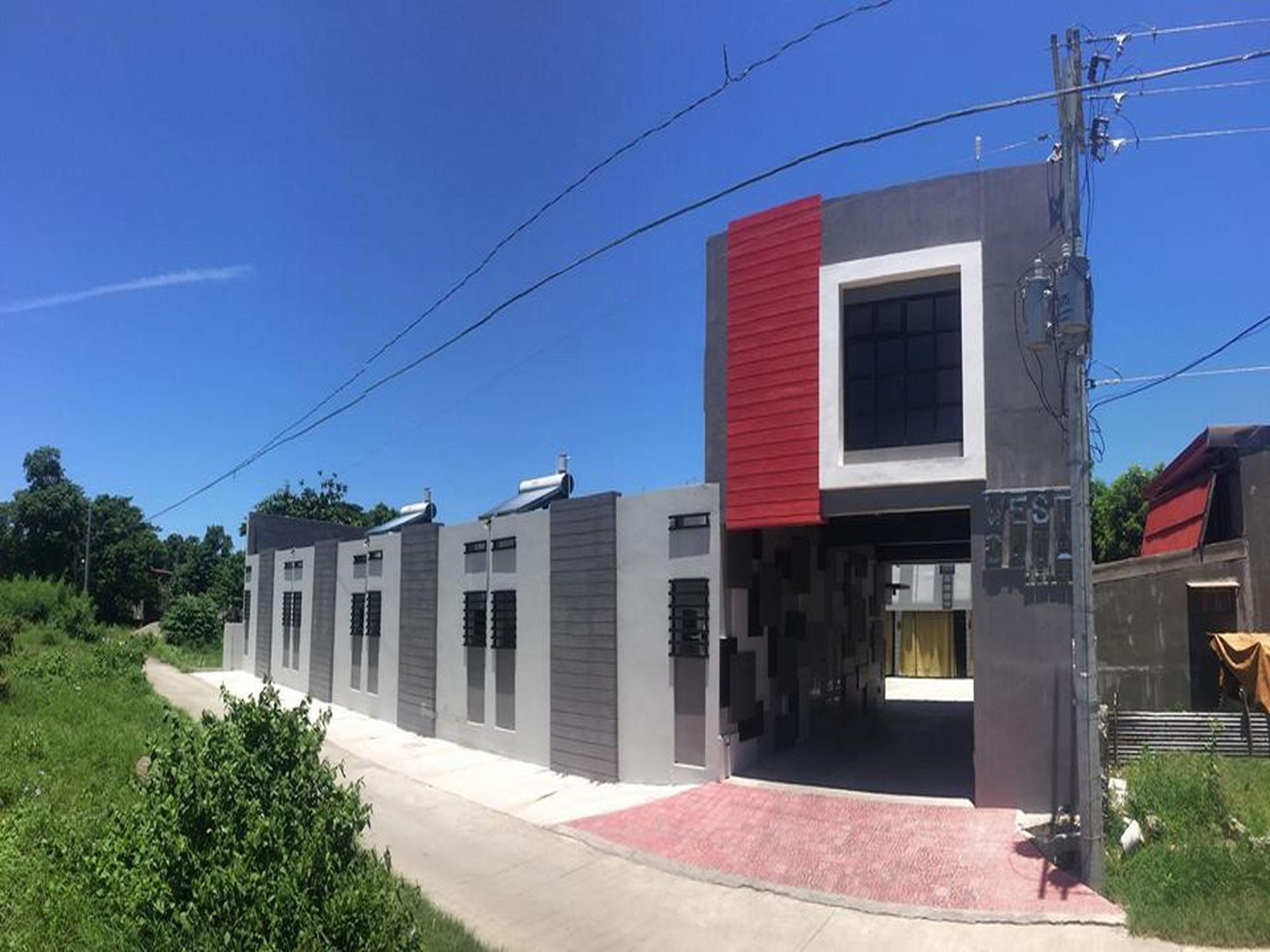 Westgate Hotel Laoag Eksteriør billede