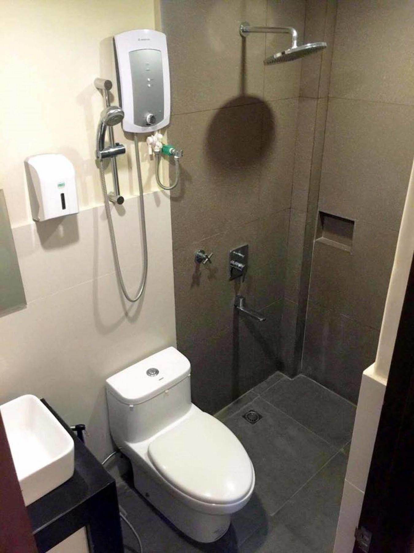 Westgate Hotel Laoag Eksteriør billede
