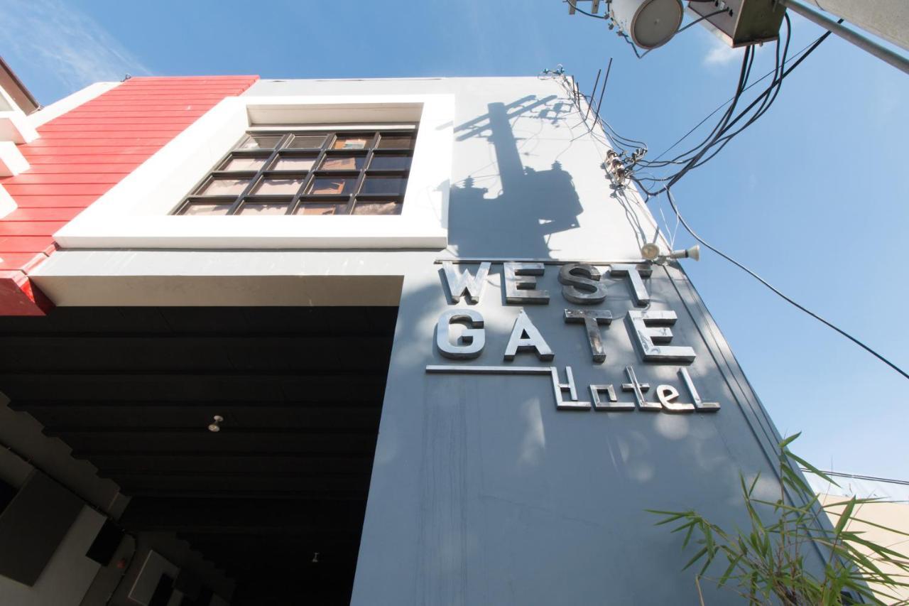Westgate Hotel Laoag Eksteriør billede